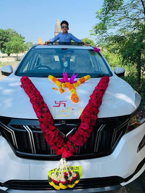 Premium Red Rose Car Decoration