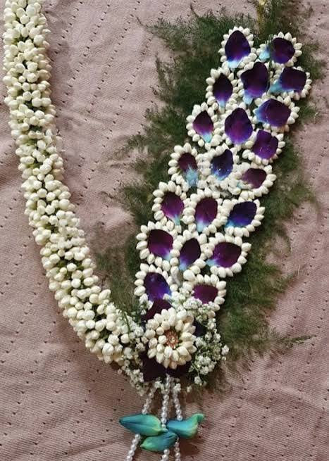Premium Purple & White Floral Ganesh Ji Kanthi Haar