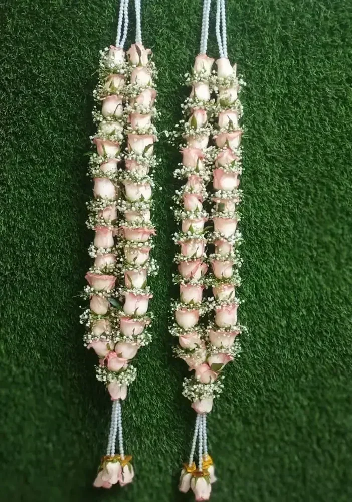 Pink Rose With Baby’s-breath Varmala | Online Flowers